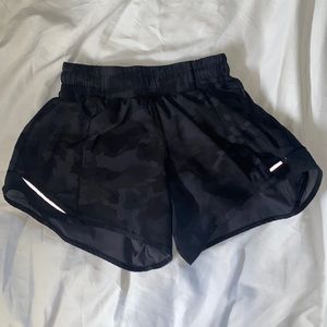 Lululemon Camo Hotty Hot Lined Short 2.5"